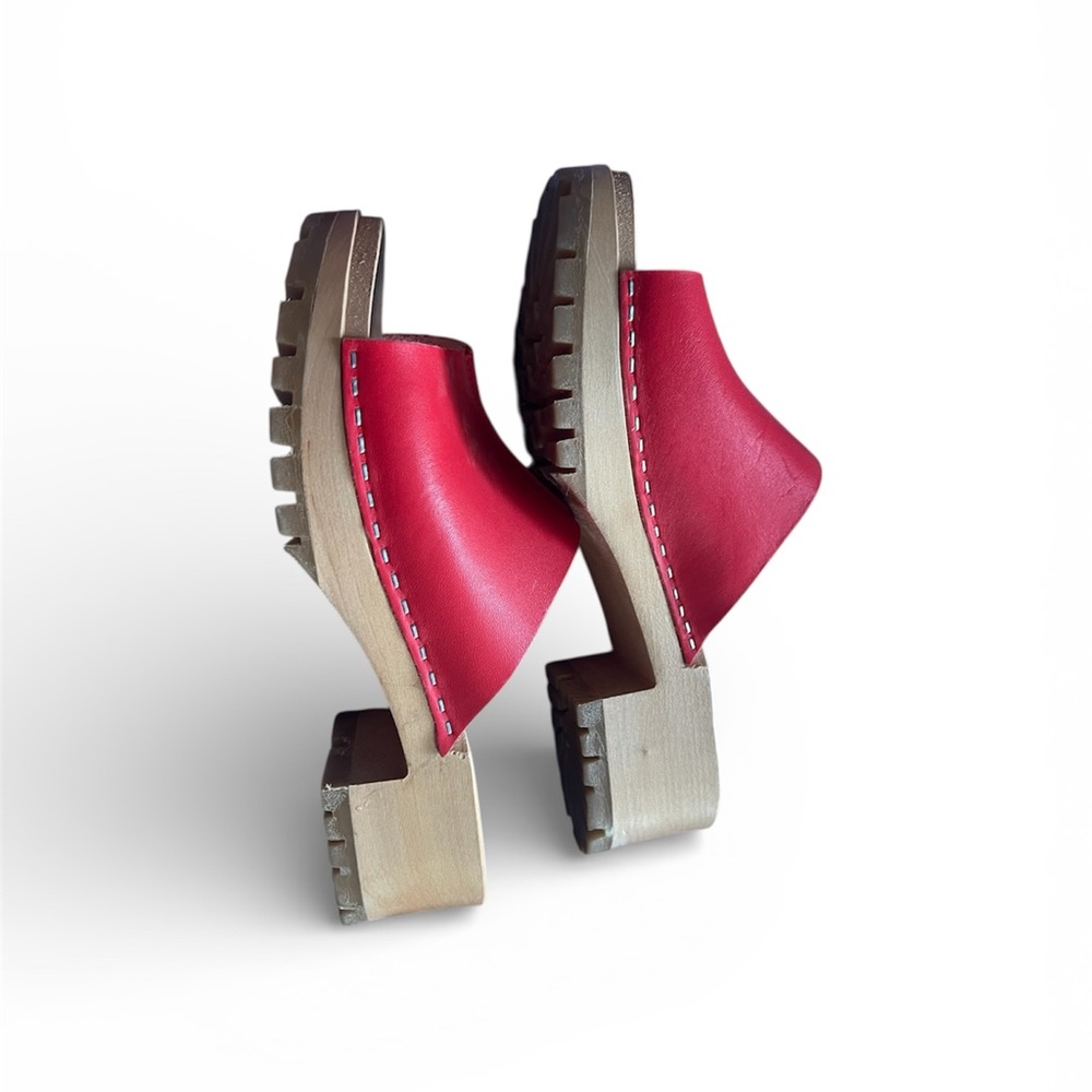 Swedish Hasbeens Red Leather Ann Low Mules - Picture 3 of 5